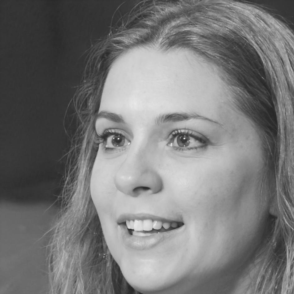 Instructora experta en comportamiento financiero